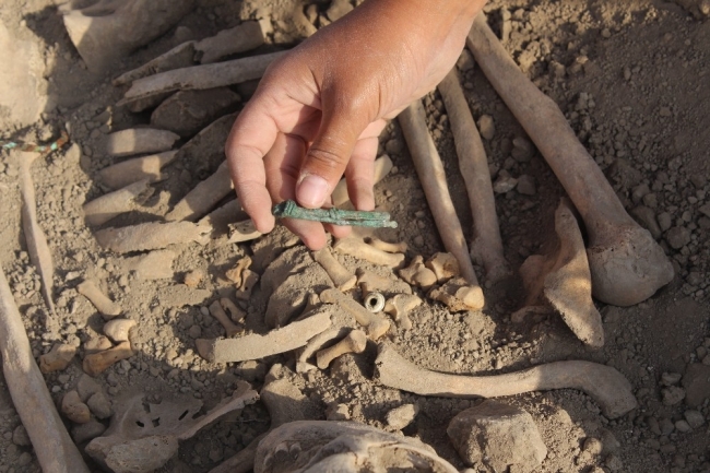 Van Kalesi Höyüğü'nde Urartu kadınlarına ait mezarlar bulundu